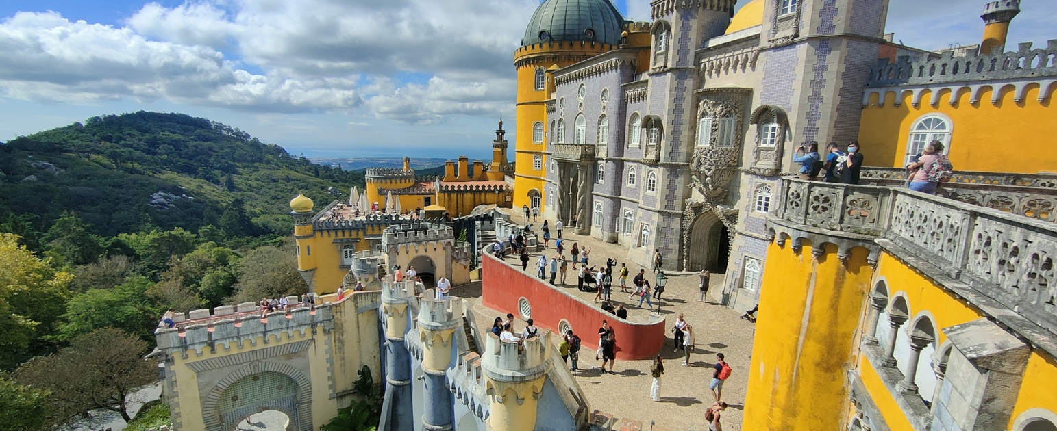 Sailing with sightseeing - Sintra Lisbon