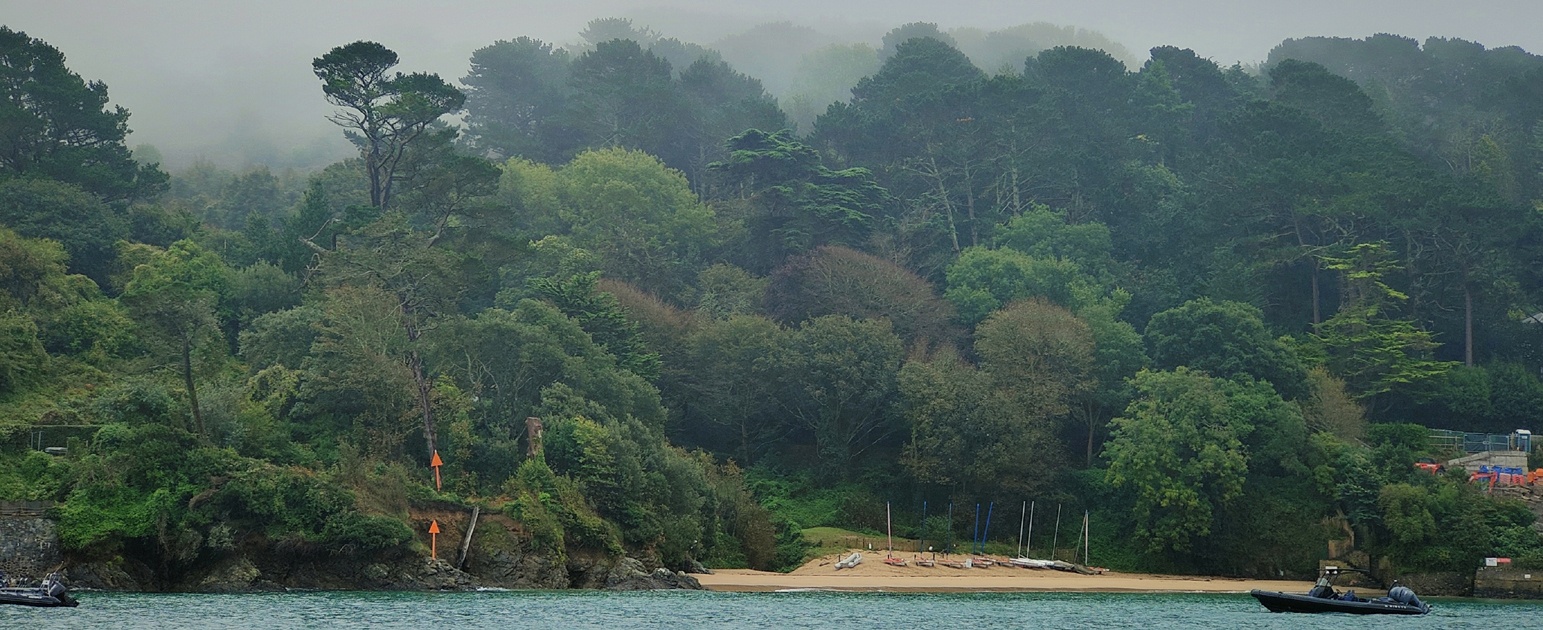 Sailing Salcombe estuary - Devon